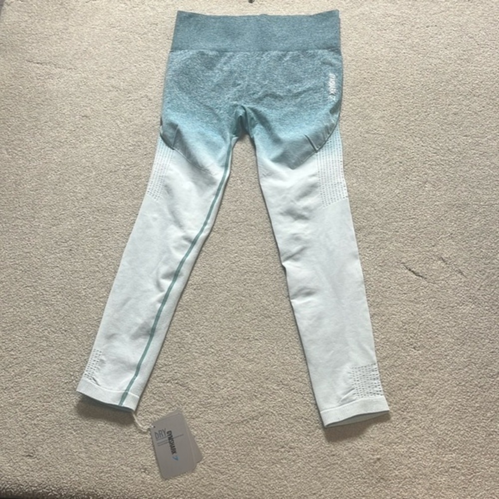 Gymshark DRY Ombre Seamless Size L Deep Teal Ice Blue Leggings Inseam 25in‎ NWT